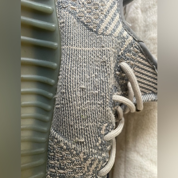 Yeezy 350 V2 Israfil - Picture 7 of 11